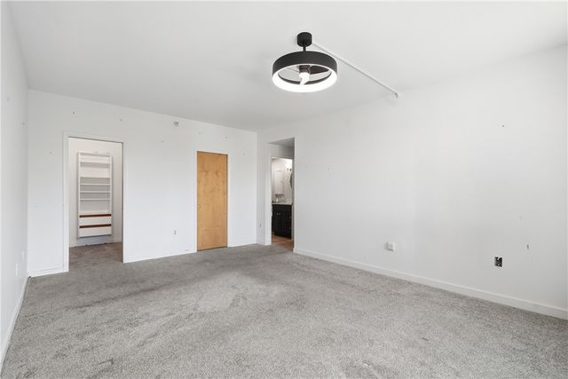 750 Washington Rd 109, Mt Lebanon, PA 15228