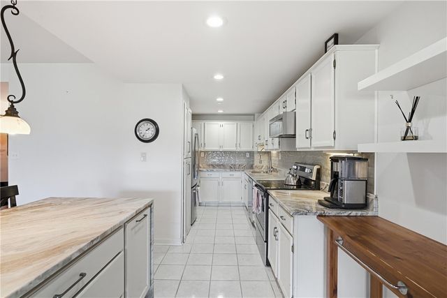 750 Washington Rd 109, Mt Lebanon, PA 15228
