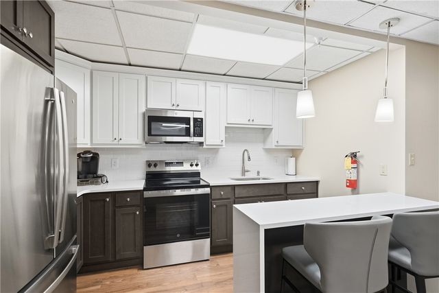 750 Washington Rd 109, Mt Lebanon, PA 15228