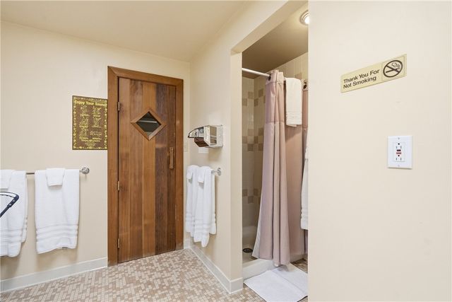 750 Washington Rd 109, Mt Lebanon, PA 15228