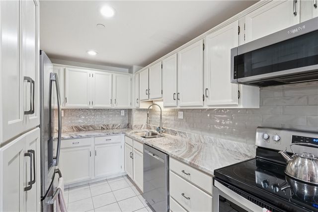 750 Washington Rd 109, Mt Lebanon, PA 15228