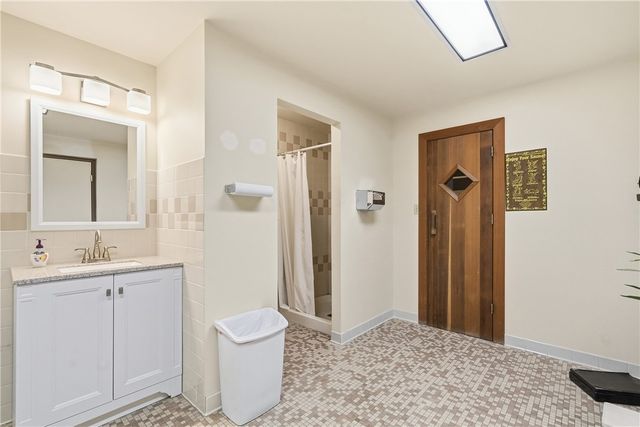 750 Washington Rd 109, Mt Lebanon, PA 15228