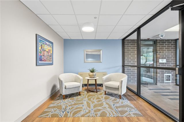 750 Washington Rd 109, Mt Lebanon, PA 15228