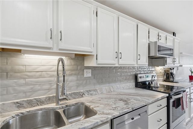 750 Washington Rd 109, Mt Lebanon, PA 15228