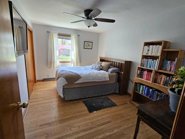 455 E ELLEFSON STREET, Iola, WI 54945