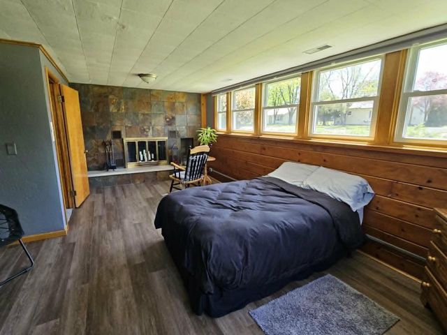 455 E ELLEFSON STREET, Iola, WI 54945