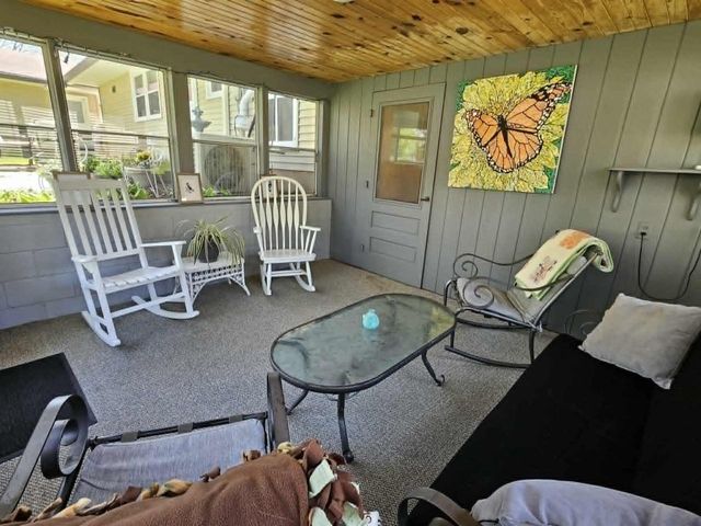 455 E ELLEFSON STREET, Iola, WI 54945