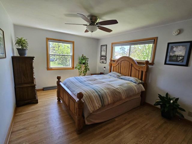 455 E ELLEFSON STREET, Iola, WI 54945