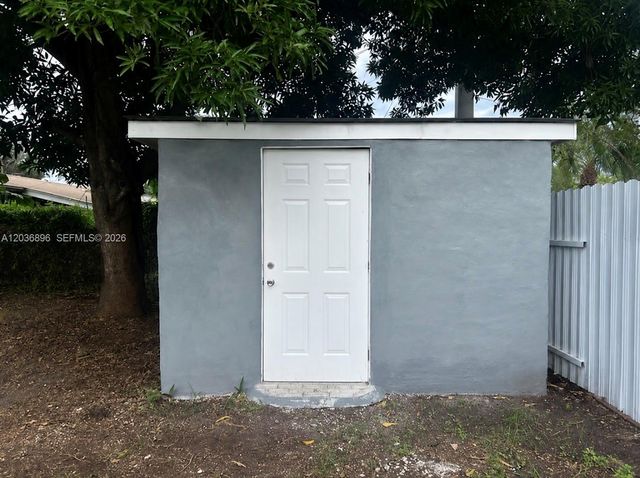 3040 NW 20th Street, Fort Lauderdale, FL 33311