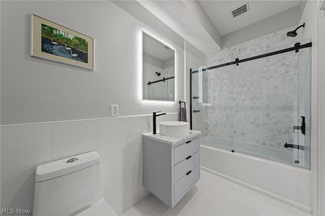 3111 Vine Court, Cleveland, OH 44113