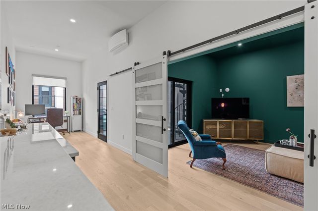 3111 Vine Court, Cleveland, OH 44113