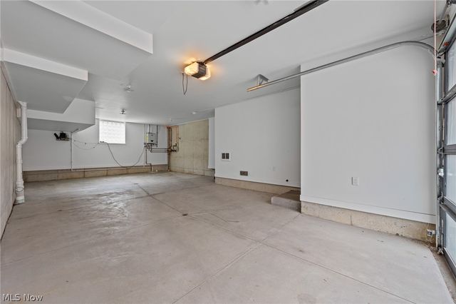 3111 Vine Court, Cleveland, OH 44113