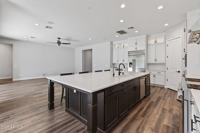 1111 E HOLLAND PARK Drive, Gilbert, AZ 85297