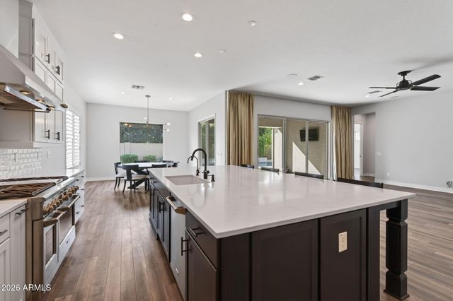 1111 E HOLLAND PARK Drive, Gilbert, AZ 85297