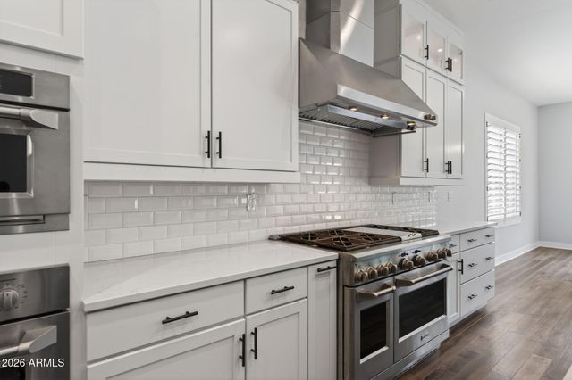 1111 E HOLLAND PARK Drive, Gilbert, AZ 85297