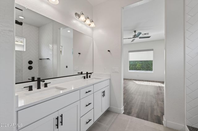 1111 E HOLLAND PARK Drive, Gilbert, AZ 85297