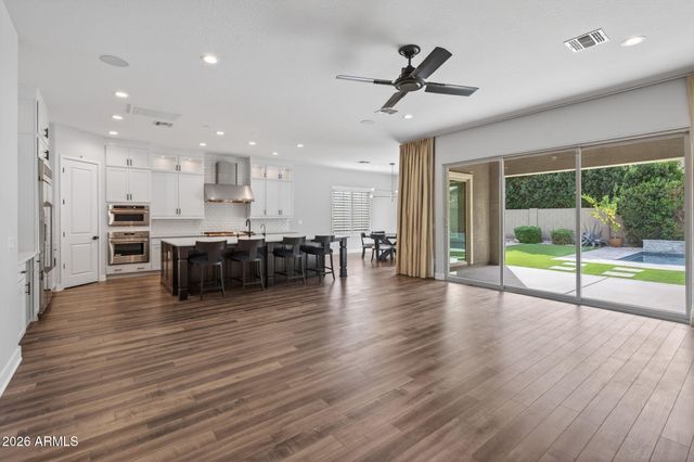 1111 E HOLLAND PARK Drive, Gilbert, AZ 85297