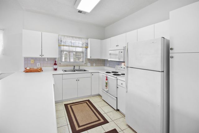 3923 Gladiola Ct Unit 304, Myrtle Beach, SC 29588