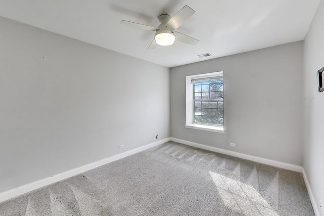 10 Waterbury Lane M2, Schaumburg, IL 60193