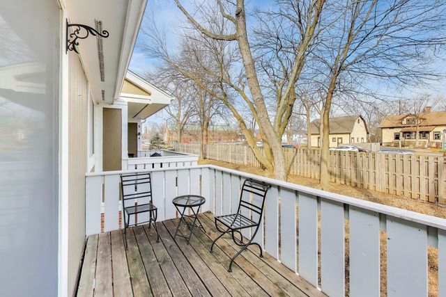 10 Waterbury Lane M2, Schaumburg, IL 60193