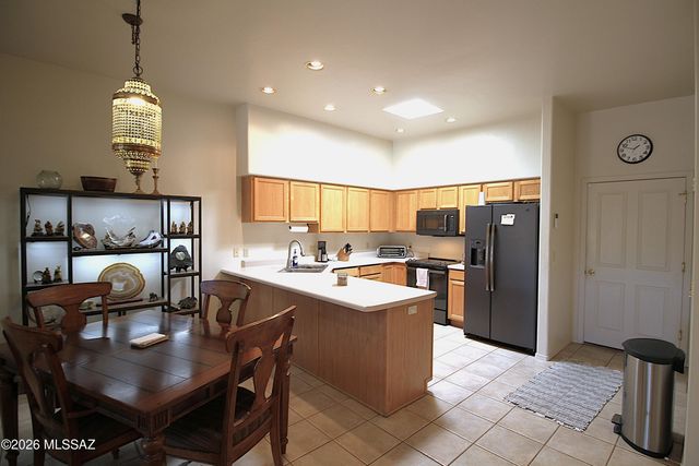 8174 N Peppersauce Drive, Oro Valley, AZ 85704