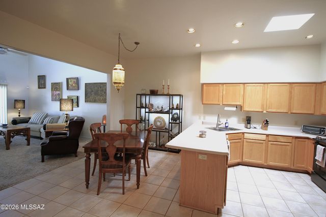 8174 N Peppersauce Drive, Oro Valley, AZ 85704