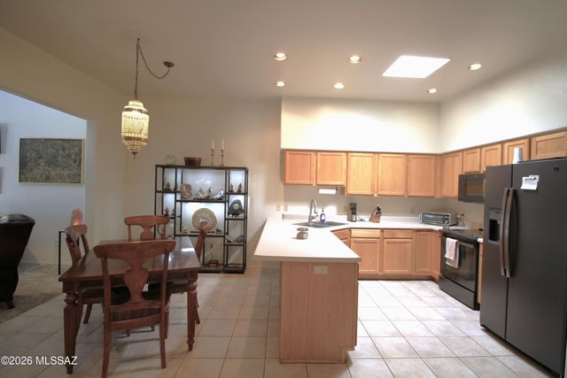 8174 N Peppersauce Drive, Oro Valley, AZ 85704