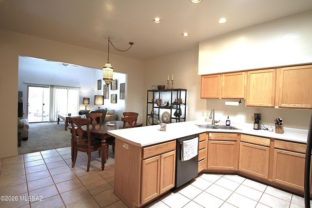 8174 N Peppersauce Drive, Oro Valley, AZ 85704