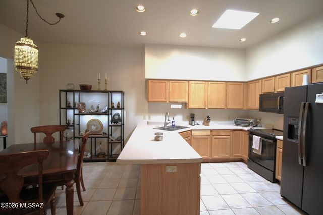 8174 N Peppersauce Drive, Oro Valley, AZ 85704