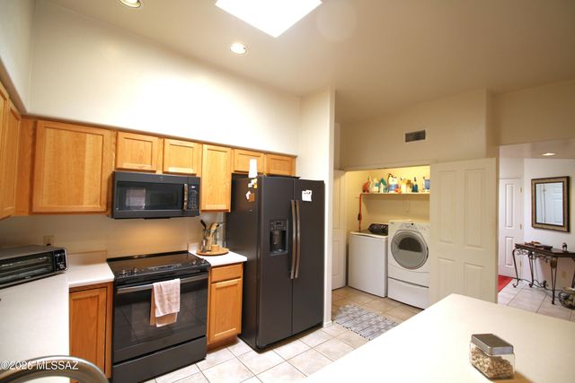 8174 N Peppersauce Drive, Oro Valley, AZ 85704