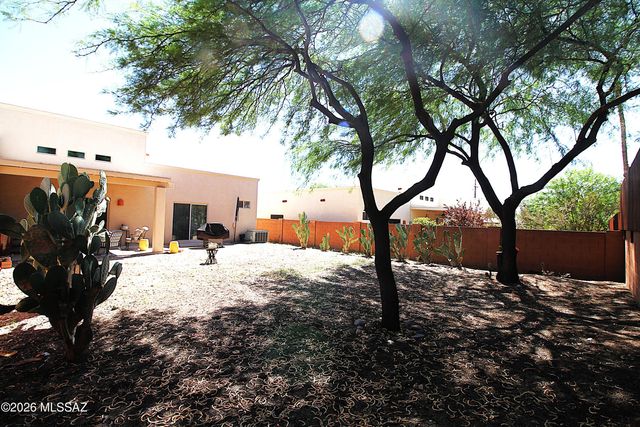 8174 N Peppersauce Drive, Oro Valley, AZ 85704