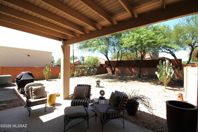 8174 N Peppersauce Drive, Oro Valley, AZ 85704