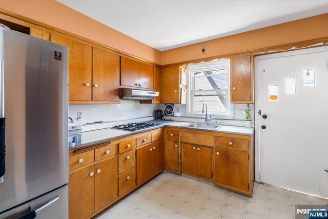 375 Washington Avenue, Rutherford, NJ 07070