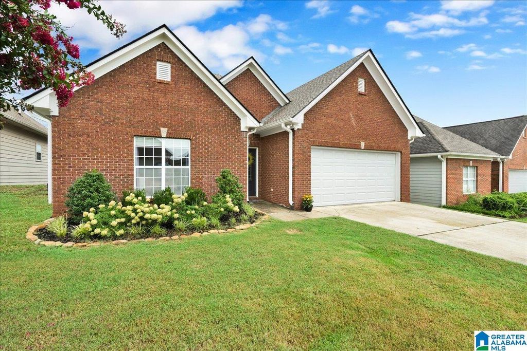 150 CHARLTON LANE, Calera, AL 35040