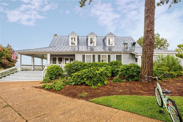 103 Clipper Creek LN, Smithfield, VA 23430