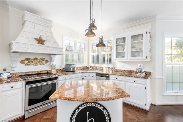 103 Clipper Creek LN, Smithfield, VA 23430