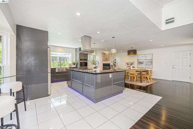 3060 Todd Ct, Castro Valley, CA 94546