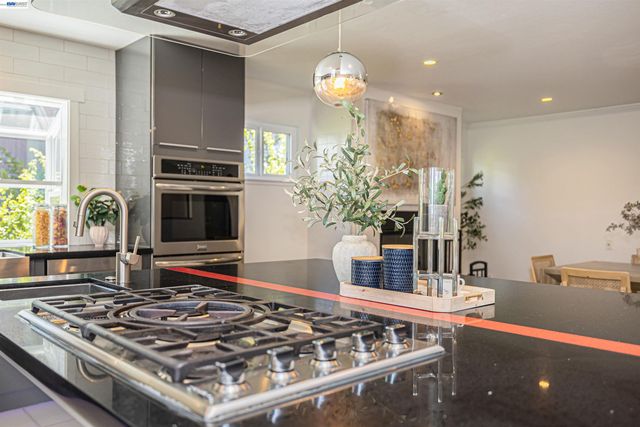 3060 Todd Ct, Castro Valley, CA 94546