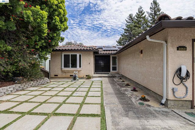 3060 Todd Ct, Castro Valley, CA 94546