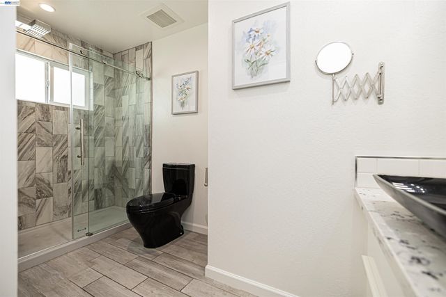 3060 Todd Ct, Castro Valley, CA 94546