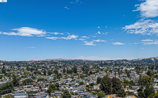 3060 Todd Ct, Castro Valley, CA 94546