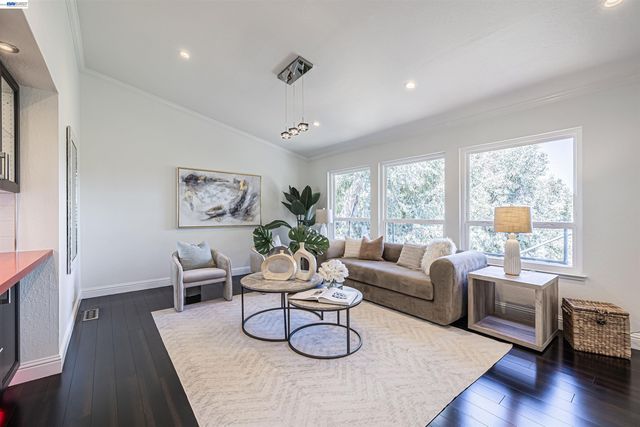 3060 Todd Ct, Castro Valley, CA 94546