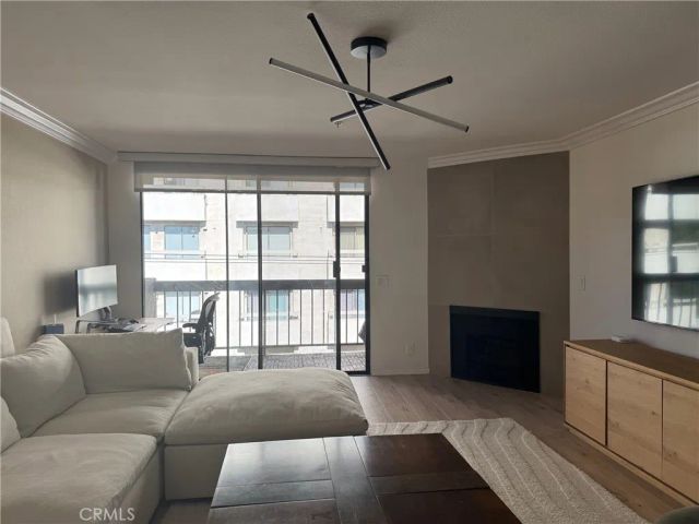 7320 Hawthorn Avenue 312, Los Angeles, CA 90046