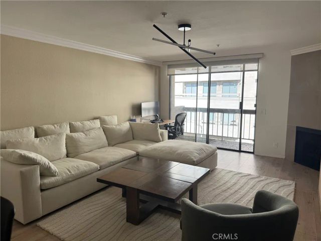 7320 Hawthorn Avenue 312, Los Angeles, CA 90046