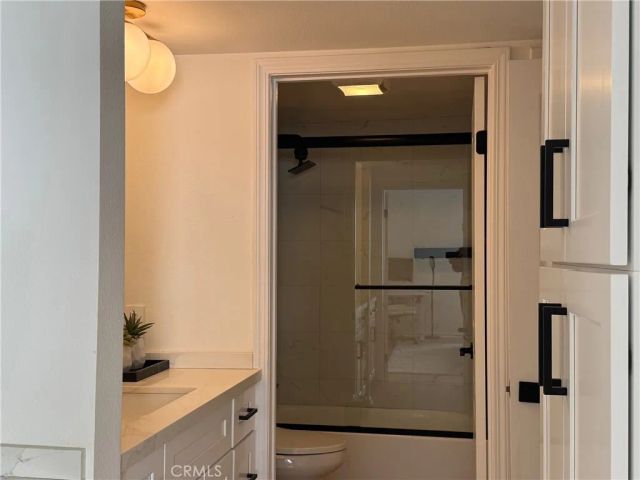 7320 Hawthorn Avenue 312, Los Angeles, CA 90046