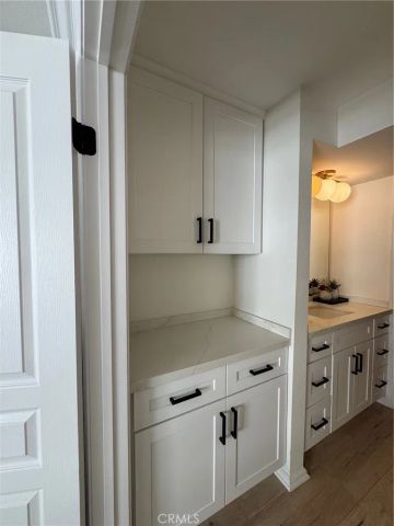 7320 Hawthorn Avenue 312, Los Angeles, CA 90046