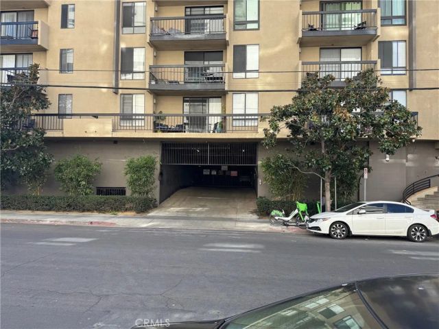 7320 Hawthorn Avenue 312, Los Angeles, CA 90046