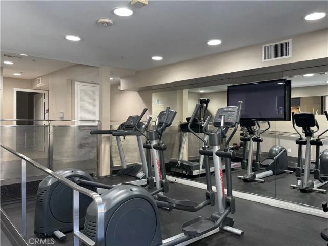 7320 Hawthorn Avenue 312, Los Angeles, CA 90046