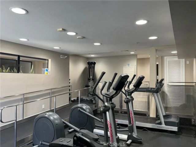 7320 Hawthorn Avenue 312, Los Angeles, CA 90046