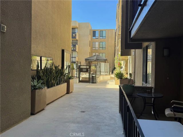 7320 Hawthorn Avenue 312, Los Angeles, CA 90046